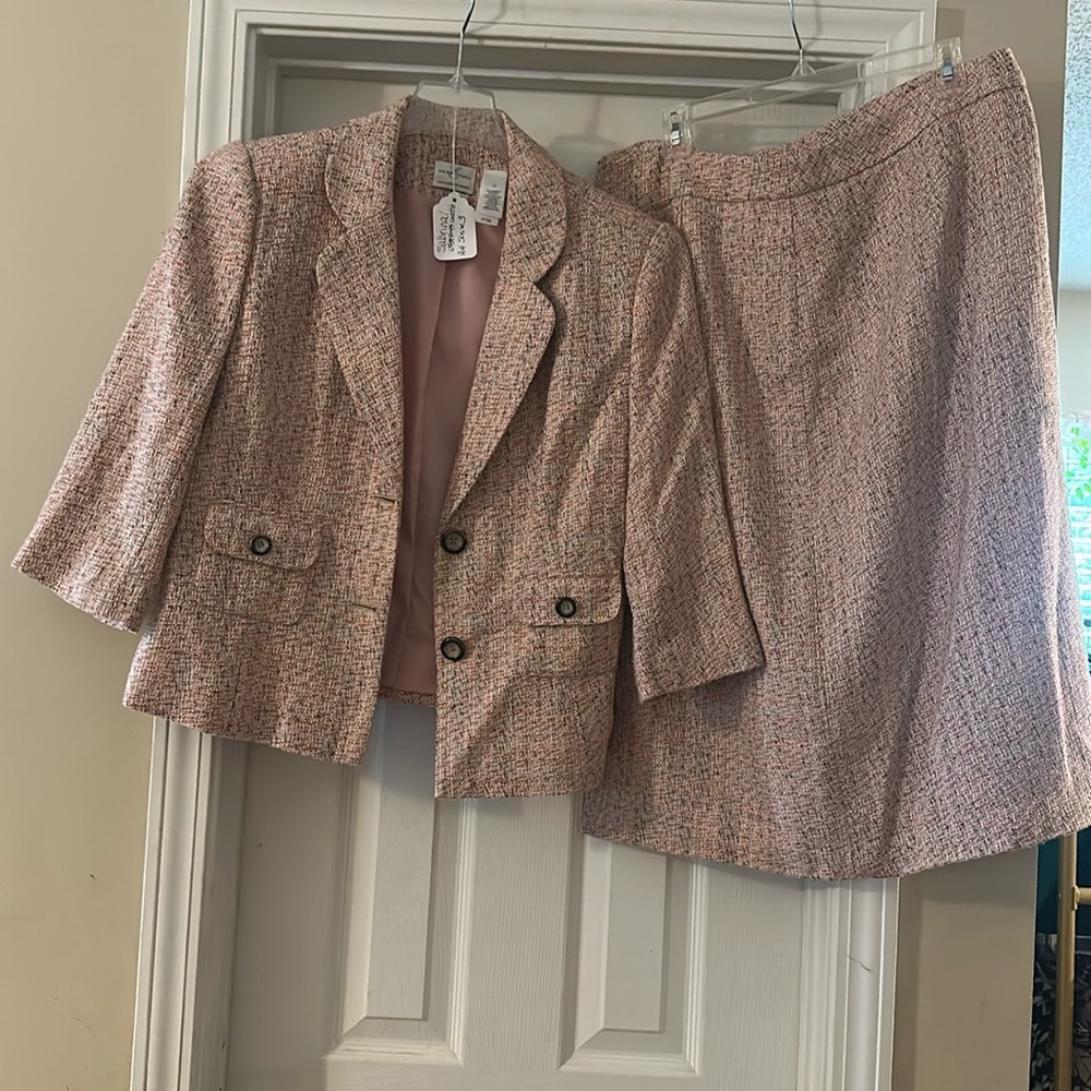 Emma James Liz Claiborne Summer Time Pink Work outfit
